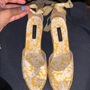 Yellow tie up Burberry Espedrilles